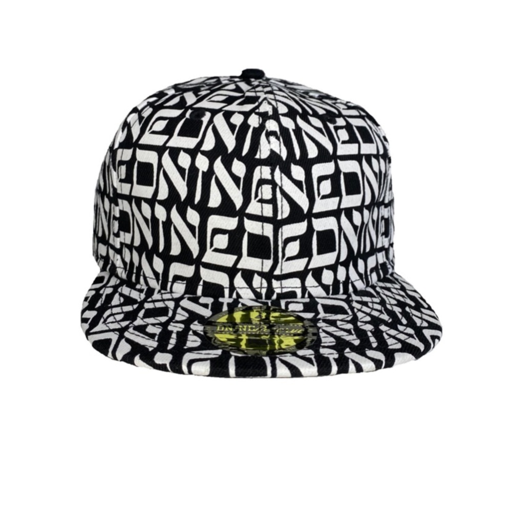 DNINE ALLOVER PRINT STRAP BACK CAP / COLOR: BLACK/WHITE